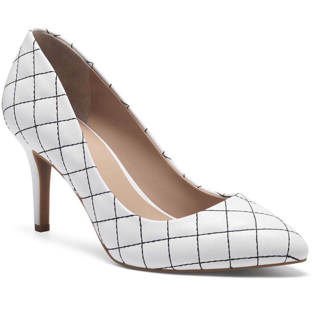 NEW INC Zitah Pointed Toe Pumps Quilted….SIZE 7W!